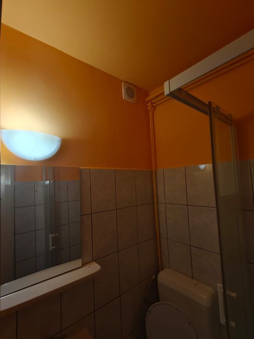 Vând camera de cămin Brașov