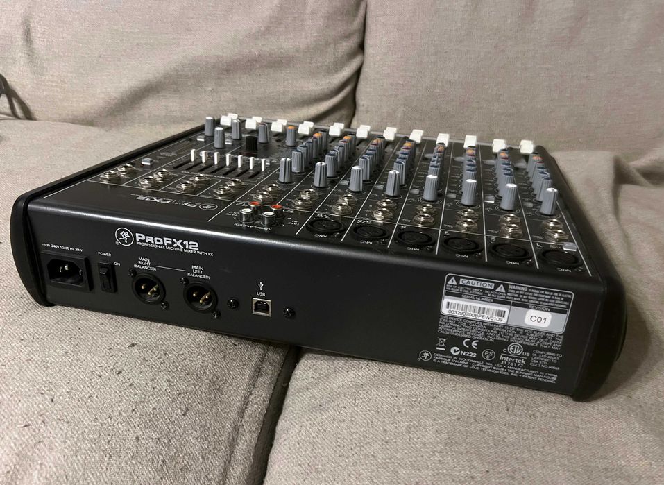 Mixer audio Mackie ProFX12v2 USB efecte 12 canale perfect functionabil