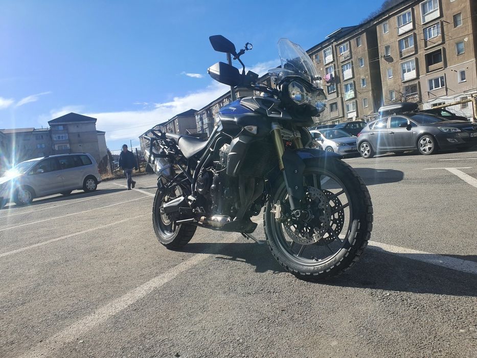 Vând Triumph Tiger 800 -2012