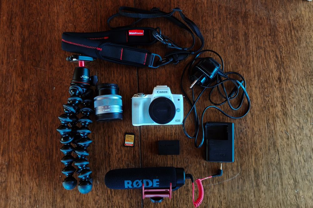 Canon m50 mark i + аксесоари