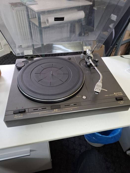 Pickup stereo pentru discuri vinil