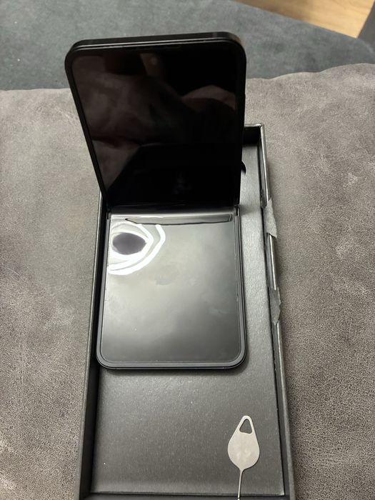 Samsung Galaxy Z Flip7 FE