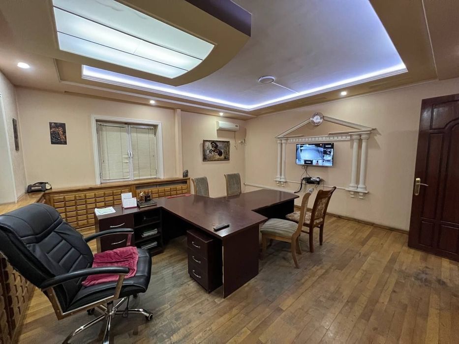 Срочно продаётся Коммерческий Недвижимост отдельно стоящего здание