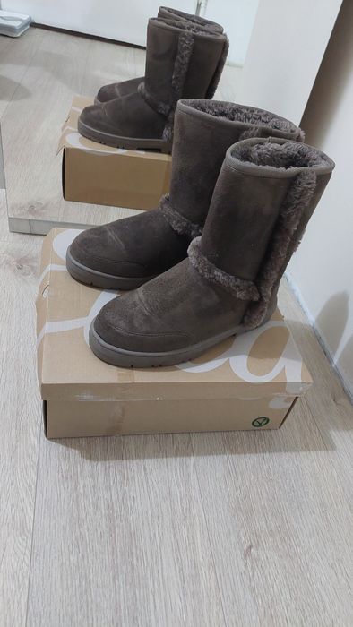 Много топли кафяви апрески