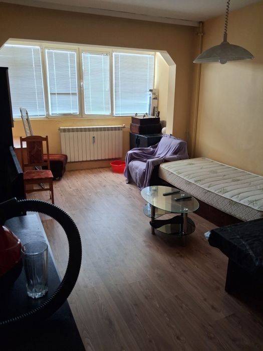 Стая под наем за непушач