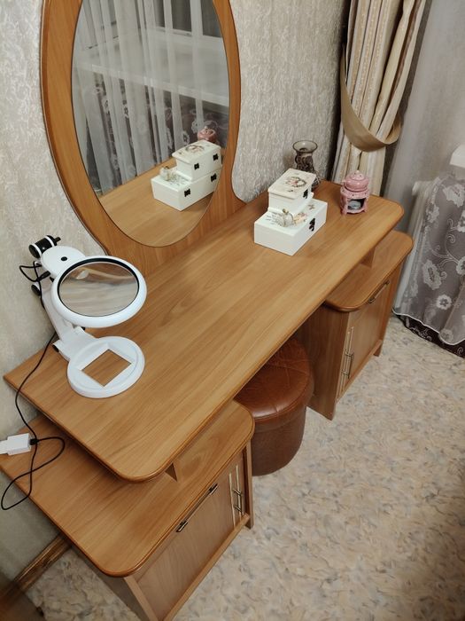 Продам спальный гарнитур