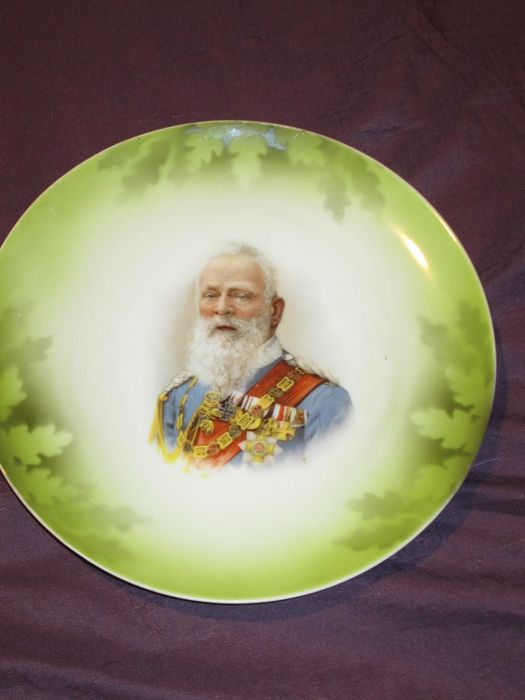 Farfurie portelan cu portretul Printului Luitpold al Bavariei.