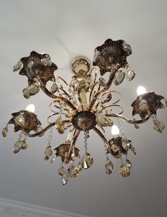 Продам люстру с горным хрусталем