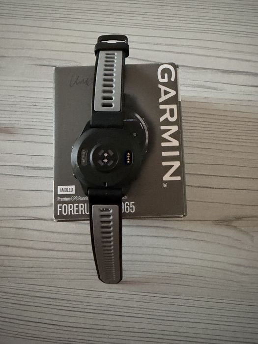 Часы Garmin Forerunner 965