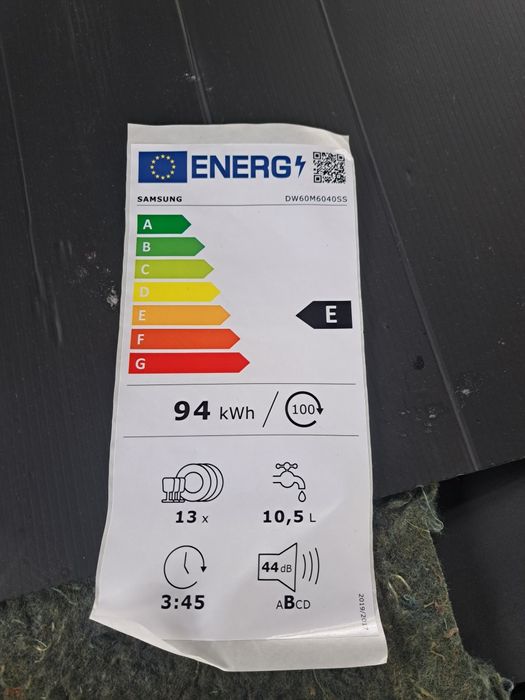 Нова инверторна съдомиялна за полувграждане Самсунг/Samsung