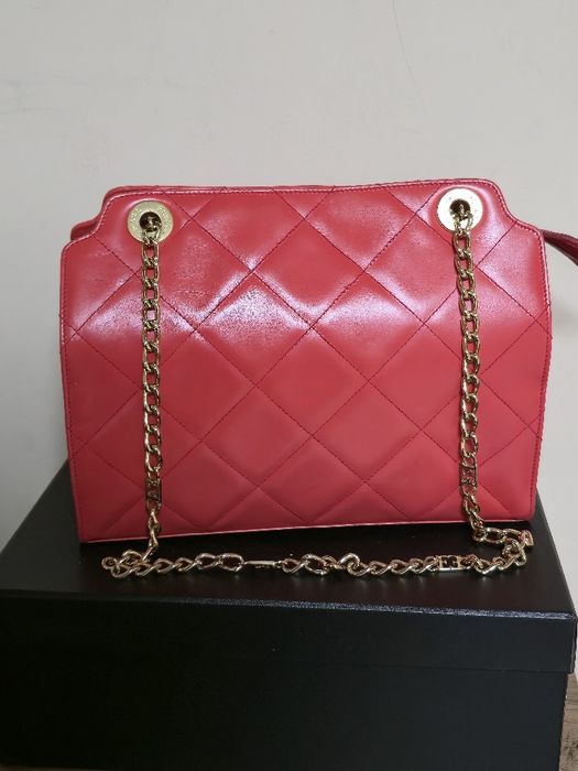 Escada оригинална дамска чанта от естествена кожа