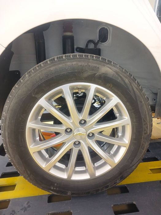 Diska balon sotiladi kobaltga R.16
215/60