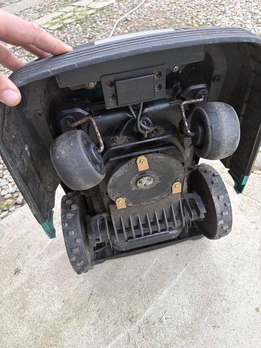 Robot tuns iarba FERREX R800 Easy+