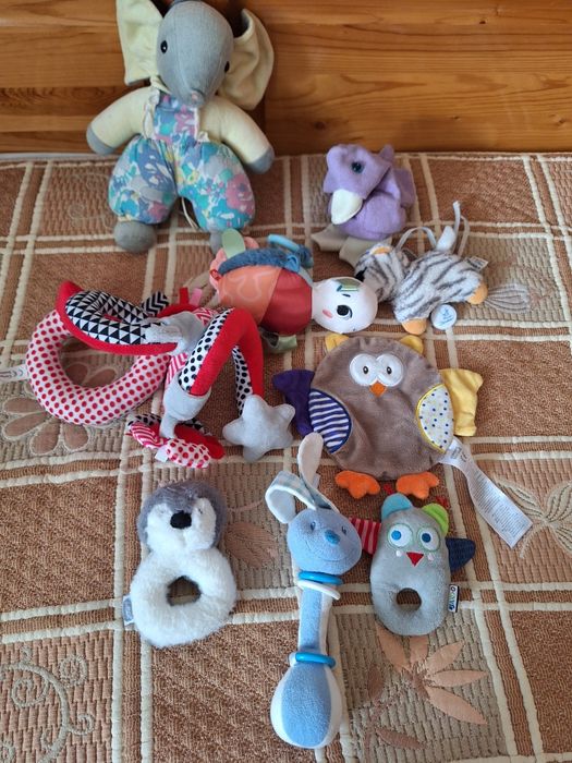 Плюшени играчки за бебе