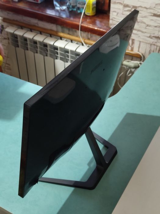 Монитор Philips 246E7Q