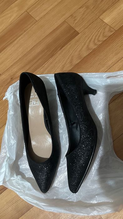 Продам ботинки осенние