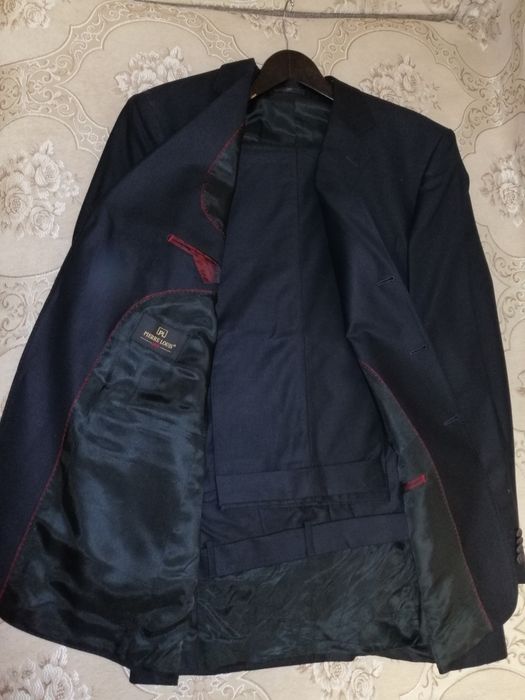 Продам мужской костюм