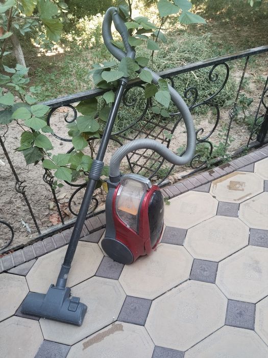Продаю пылесос на запчасти