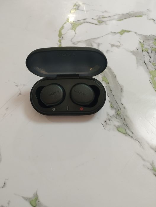 Продам наушники sony 700
