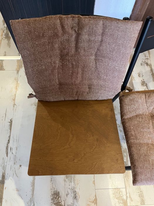 Стол за трапезария от IKEA.