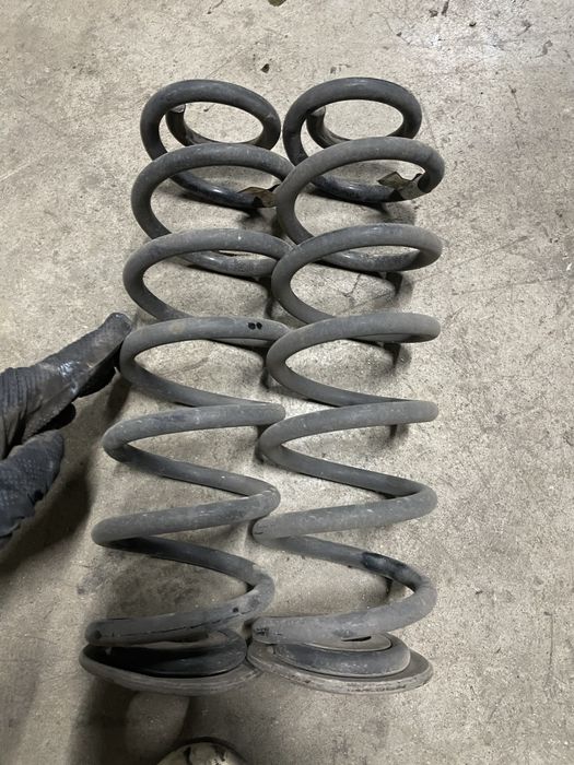 Set arc arcuri + amortizoare spate VW passat b8 kombi break