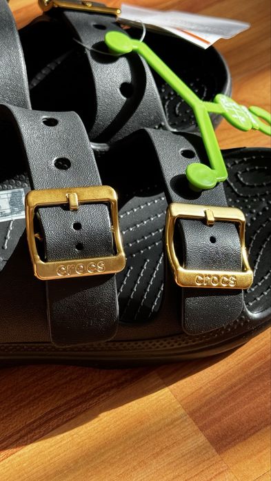 Продам шлепки CROCS
