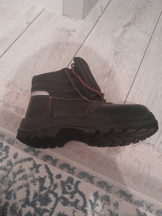 Спецобувь размер 41  новый