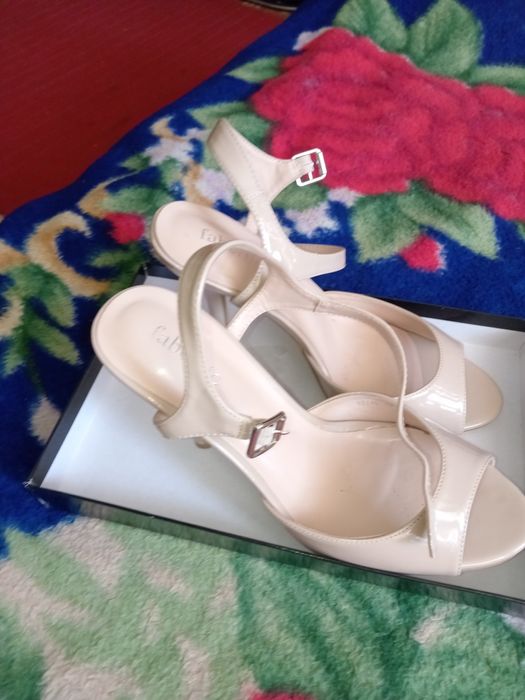 Продам обувь марки Faberlic