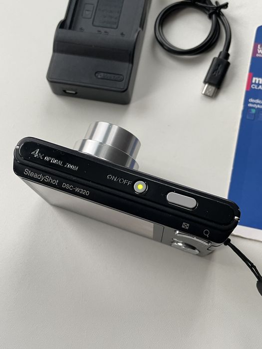 Aparat Foto Digital SONY Cyber-Shot DSC-W320 14.1MP, 16GB, Senzor CCD