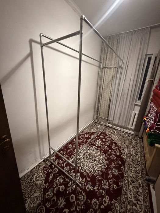 Продам новую вешалку