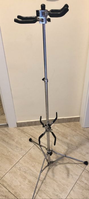 Сгъваема метална стойка за китари