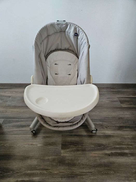 Chicco Baby Hug 4-в-1 с табла и калъф