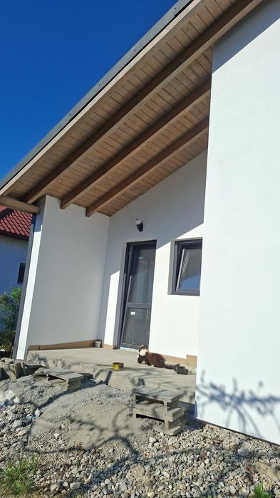 Casa cu mansarda de vanzare sau inchiriat