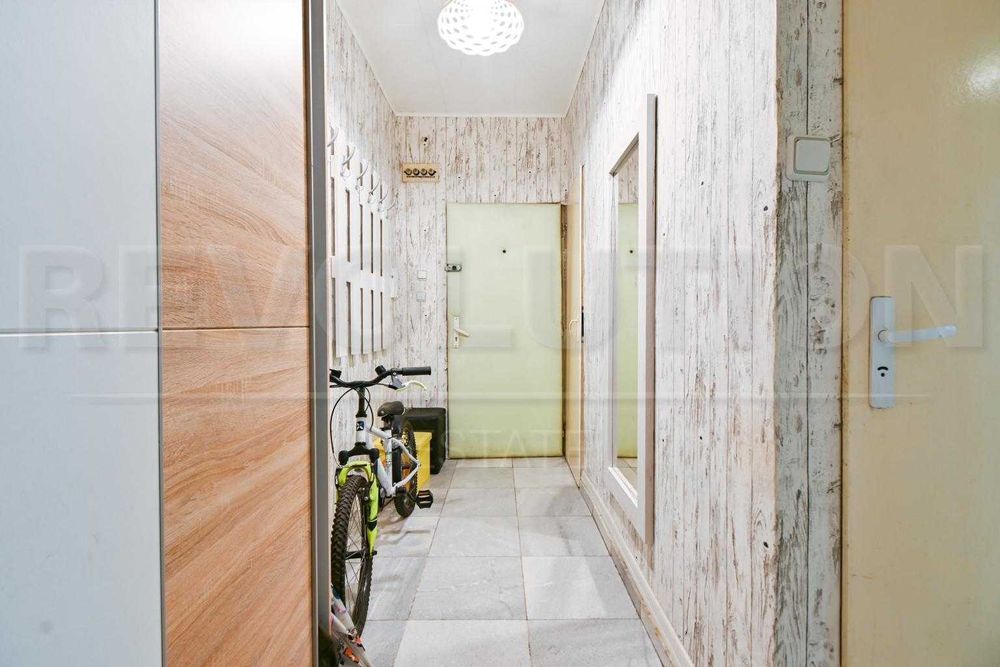 Продава се Тристаен апартамент в София, Надежда 1 - 84 кв.м за 2203 €/кв.м - Снимка #10