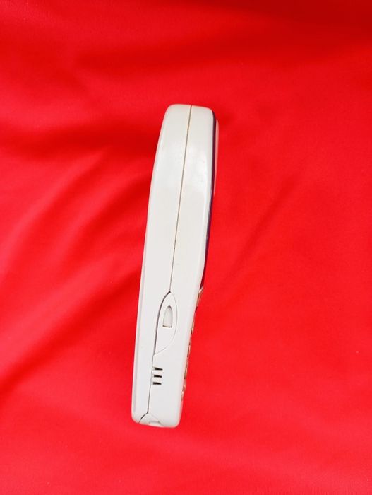 Nokia 3310 + încărcător ( decodat, baterie nouă,lb română)