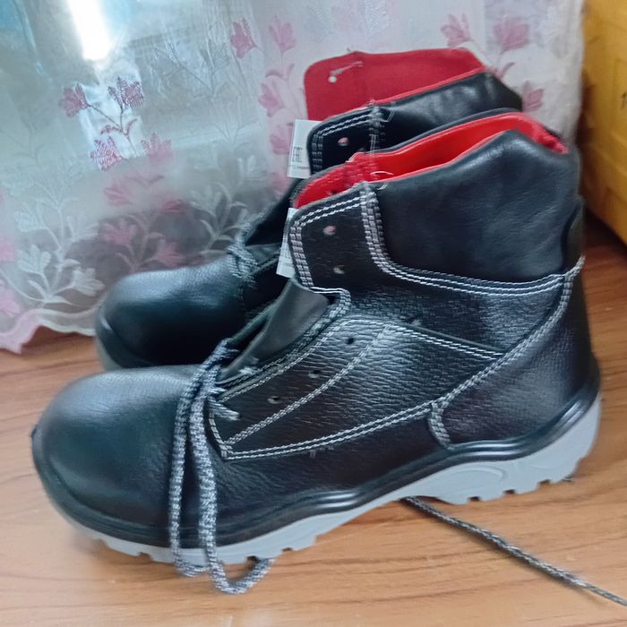 Продам  спецобувь  Токуши