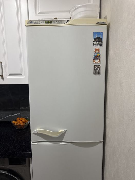 Сотилади холодильник Атлант Белоруссия ишлид 2 та моторли холодильник