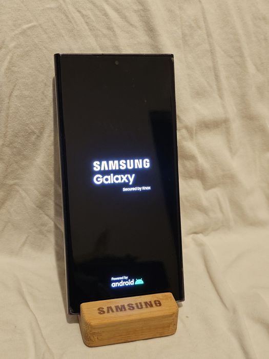 Vând  Samsung  S23Ultra demo