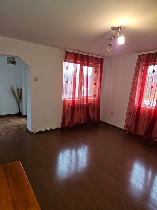 Vând casă în Ploiestiori