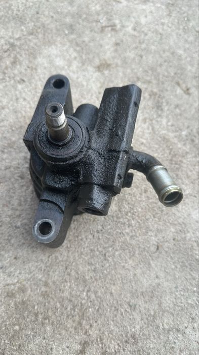 Рулевая рейка на Тойота Ипсум