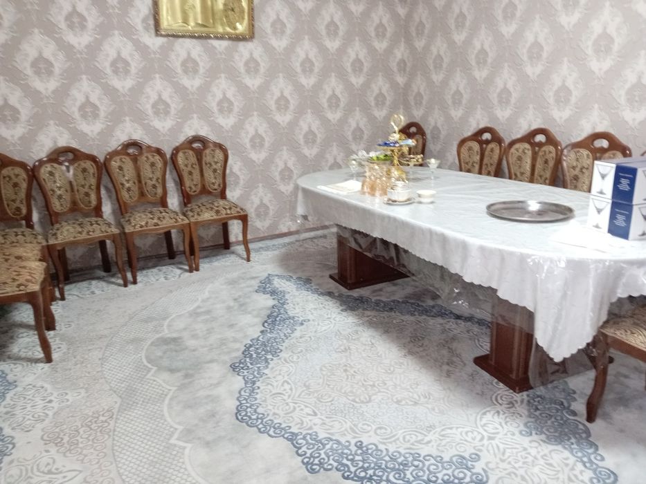 Стол стул 12 кишилик сотилади.