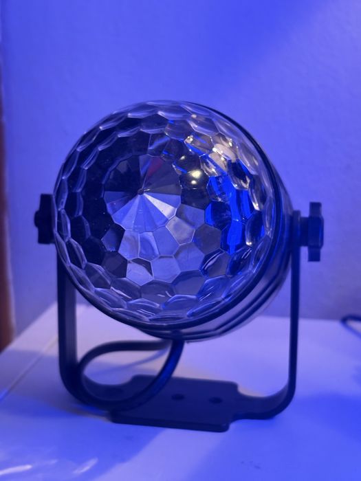 Lampă disco RGB LED – joc de lumini, telecomandă, mod muzică