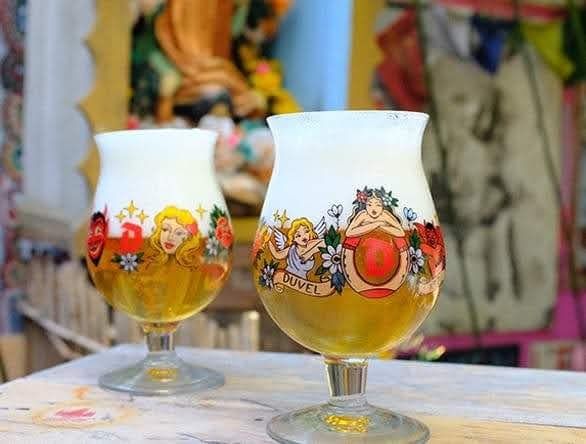 Чисто нови красиви чаши и бокали за белгийски и монашески ейлове.