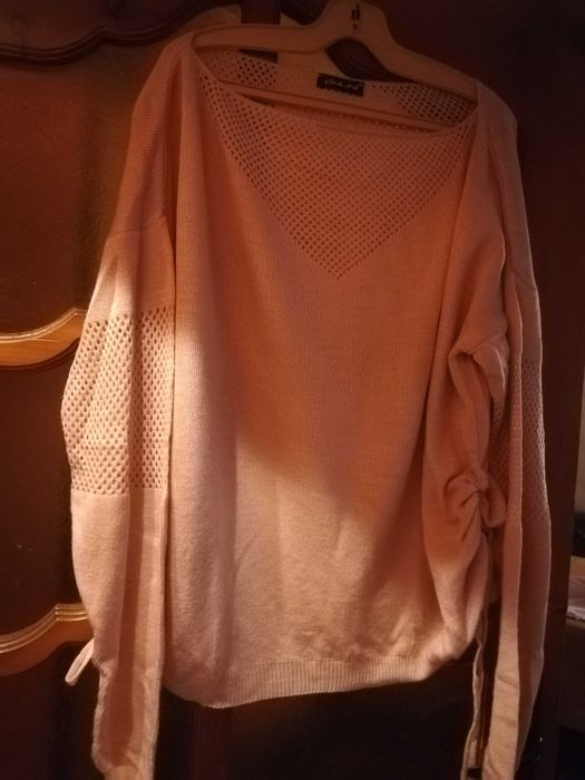 РозовДамски пуловер