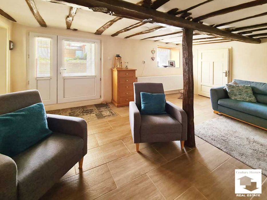 145304 Очарователна двуетажна къща с голям двор в с. Страхилово