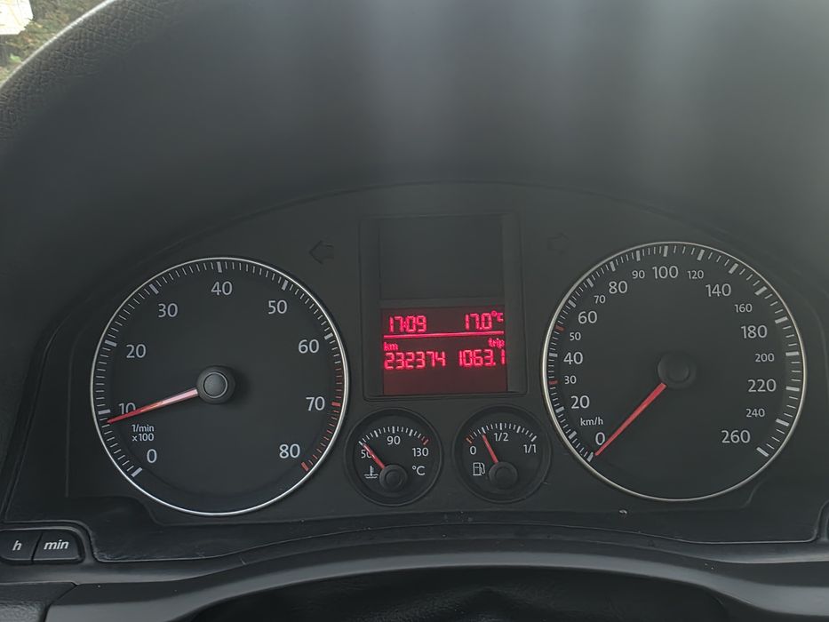 Vând Volkswagen Golf 5