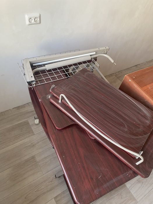 Продам стол компьютерный