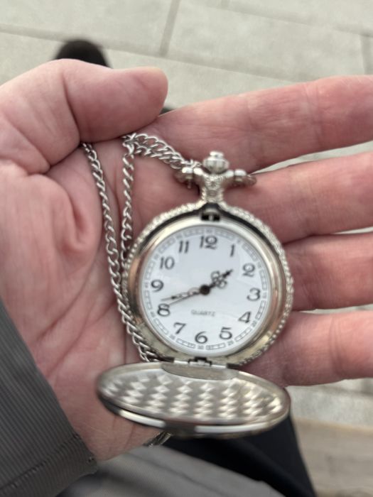 Карманные часы с цепочкой