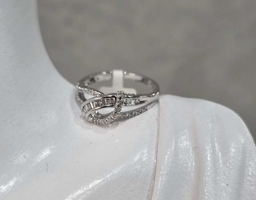 Красивы ювелирный комплект