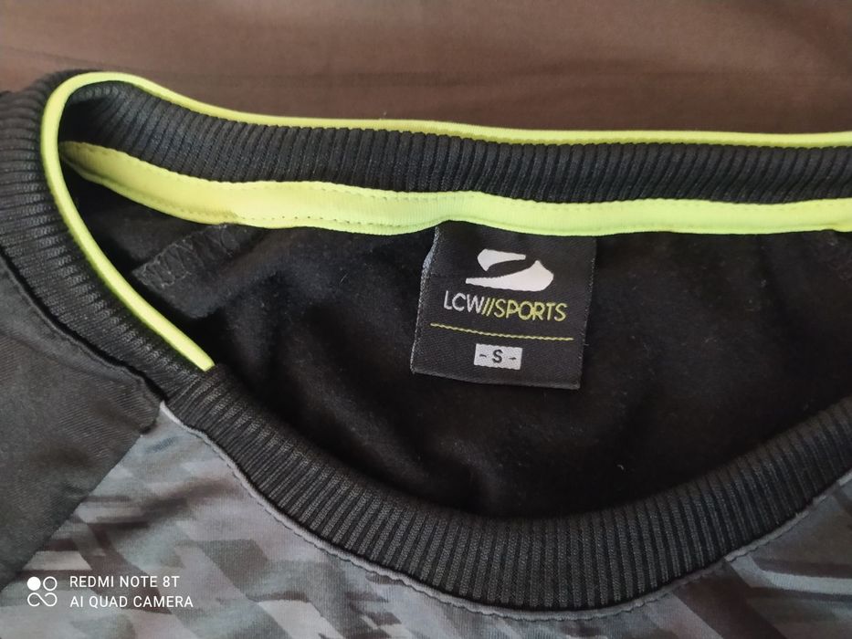 Продавам нова мъжка спортна  блуза